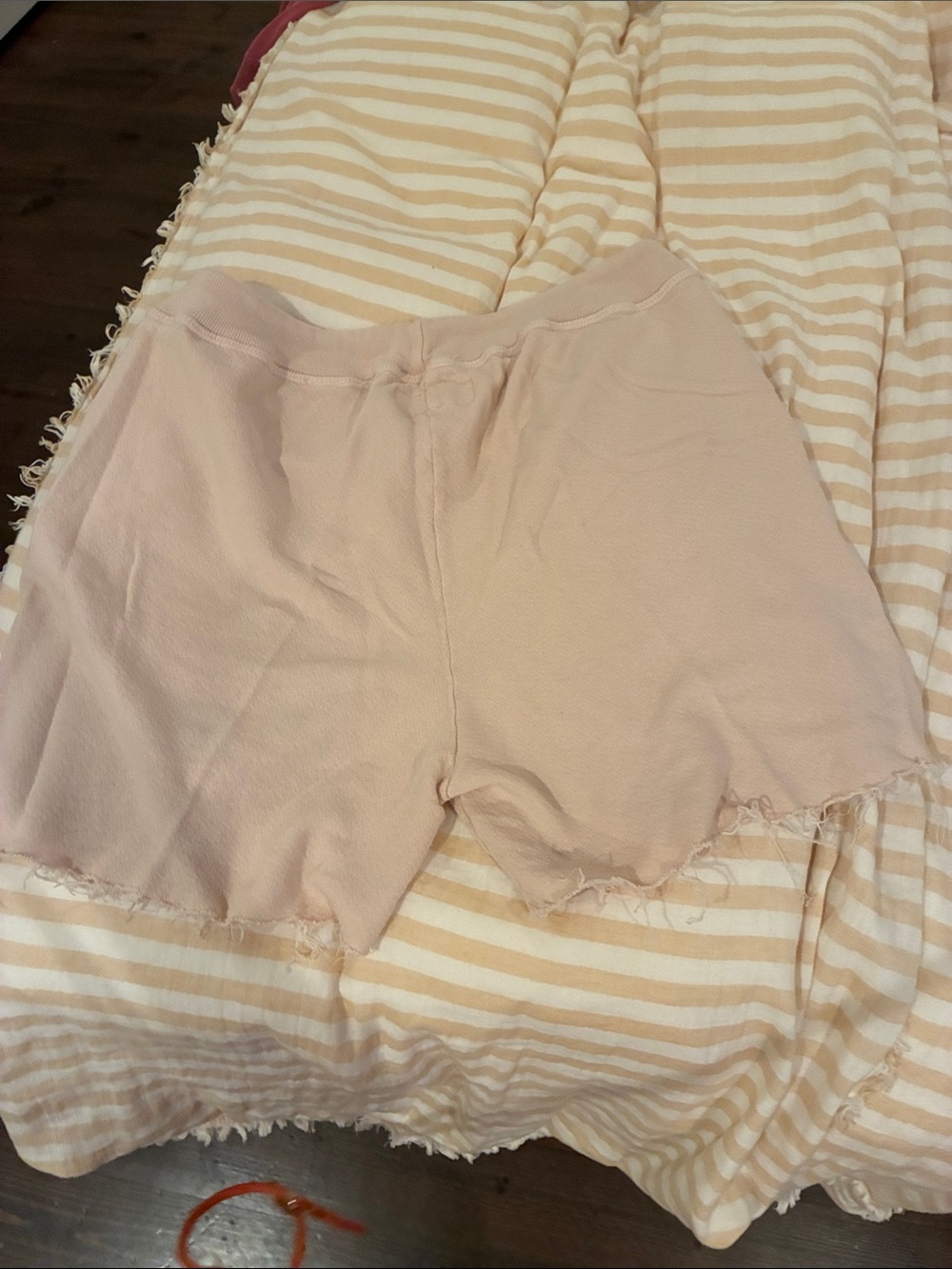 THE GREAT.   Cream. Ultra comfy  Drawstring Frayed Hem Shorts 3/L - Picture 4 of 4